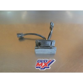 Régulateur / Redresseur Suzuki 250 RGV VJ21 / VJ22