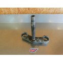 Té de fourche inférieur Suzuki 250 RGV VJ22