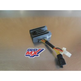 Régulateur de tension Suzuki 125 GN