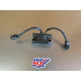 Régulateur de tension Suzuki 250 RGV VJ22