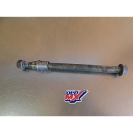 Axe de roue arrière Suzuki 250 RGV VJ21