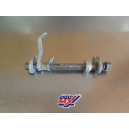 Axe de roue arrière Montesa 123 MH