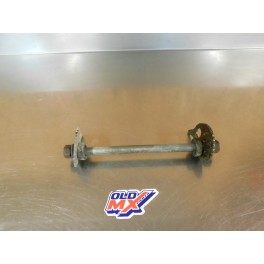 Axe de roue arrière + tendeurs Suzuki 50 RMX