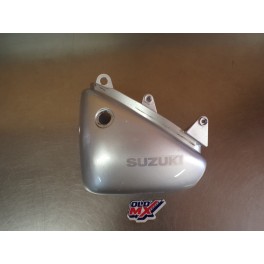 Plastique latéral gauche Suzuki 125 Intruder