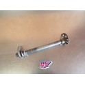 Axe de roue arrière Suzuki 350 DR SE