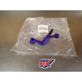 Support de cale pied droit neuf origine Kawasaki 250/300 KLX 34003-1401-45