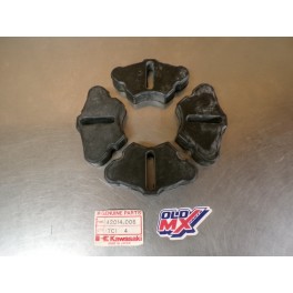 Silentblocs de roue arri&egrave;re neuf Kawasaki AVENGER/SAMURAI/ MACH I/MACH II/ 400 KZ 42014-008