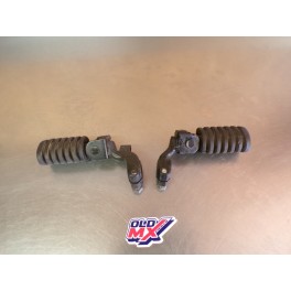 Cales pieds + supports Yamaha 125 DTF Type 1F9