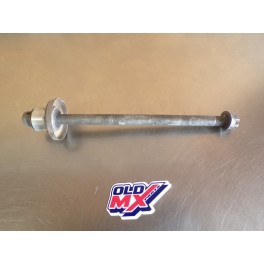 Axe de roue avant Suzuki 250 PE