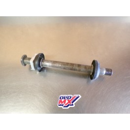 Axe de roue arri&egrave;re Yamaha 250 YZF 2006-2009