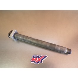 Axe de roue arri&egrave;re Yamaha 250 YZF 2006-2009