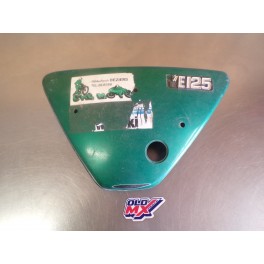 Cache lat&eacute;rale gauche Kawasaki 125 KE
