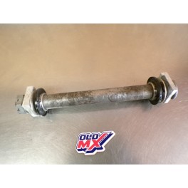 Axe de roue arri&egrave;re Kawasaki 450 KXF 2012-2014
