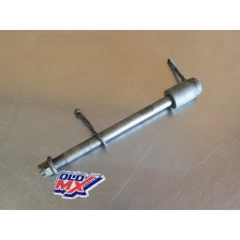 Axe de roue arrière + tendeurs HONDA 125 TL