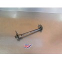 Axe de roue arrière + tendeurs YAMAHA 125 DTMX 