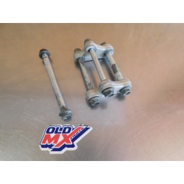 Pattes + axes moteur SUZUKI 250 RMZ 2010