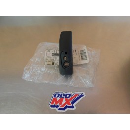 Support de clignotant arrière droit Kawasaki ZX750 1985-1986/ ZX900 1984-1990,93 23051-1156